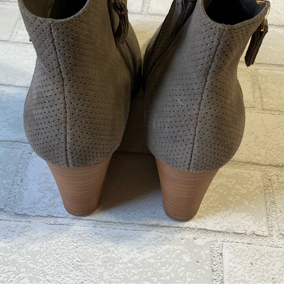 Violet & Red Natalie Taupe‎ Gray Wedge Booties Size 8 1/2 - Picture 10 of 13